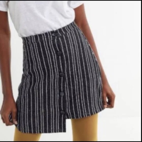 Urban Outfitters Black White Striped Textured Asymmetrical Mini Skirt - Picture 3 of 6